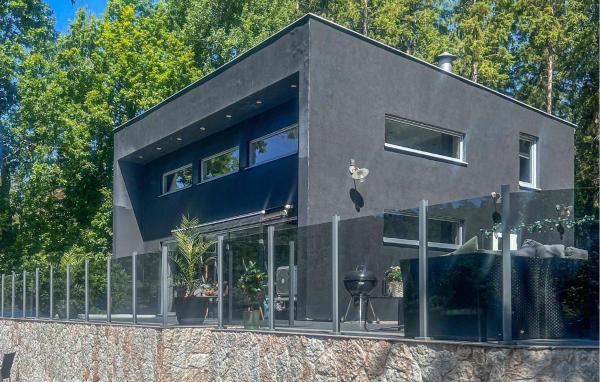 Na fotografii je vidět objekt Gorgeous Home In Borås With Sauna nacházející se ve městě Seglora.