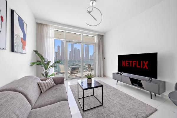 Na fotografii je vidět objekt VayK - Elegant 2BR at Emaar Beachfront with Beach Access nacházející se ve městě Dubaj.