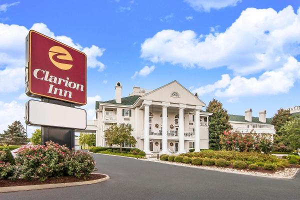 Στη φωτογραφία φαίνεται το αντικείμενο Clarion Inn Willow River που βρίσκεται στην πόλη Sevierville.