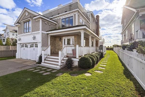 Pine Creek Beach House - Bridgeport