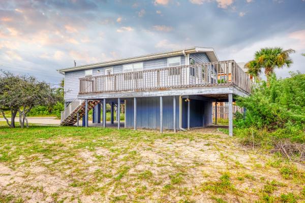 Dog-friendly Home With Beach Access & Deck - Snowbirds Welcome - St. Augustine Beach, FL
