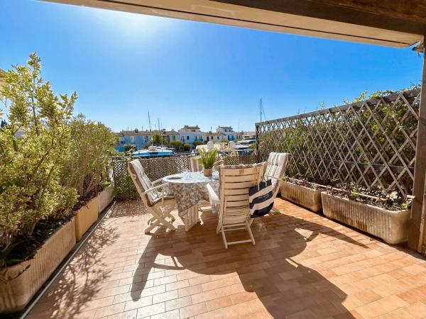 Appartement Rénové Avec Terrasse Et Climatisation à Port Grimaud - Fr-1-868-16 - Grimaud