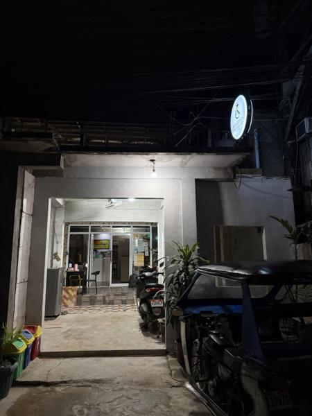 Nella foto è visibile l'oggetto Seaslugs Travellers Inn situato nella città di El Nido.