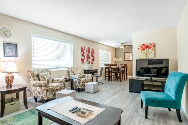 Longer Stays For Travelers- Apt Blocks From Hospital, Downtown - Visalia, CA