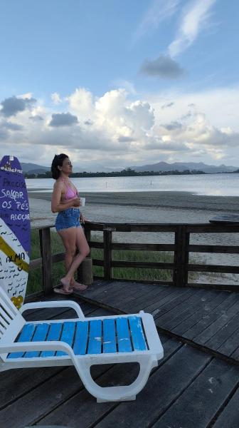 Na fotografii je vidět objekt Kitnet Albatroz Hospedaria- Lagoa da Ibiraquera nacházející se ve městě Imbituba.