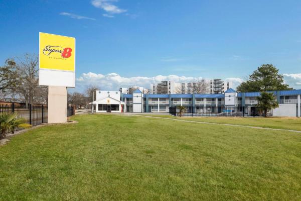 Kuva 1: Super 8 by Wyndham Portsmouth - Norfolk