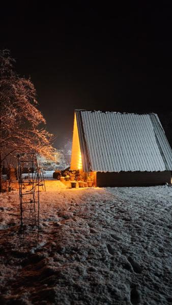 Na fotografii je vidět objekt Ecohouse Machakhela nacházející se ve městě Machakhela.