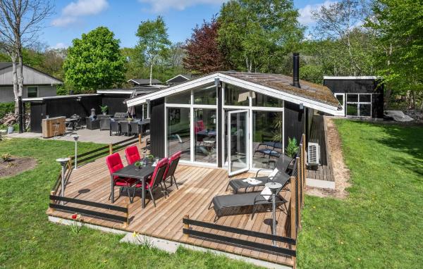 Gemütliches Haus Mit 3 Schlafzimmern In Hemmet - Henne Kirkeby