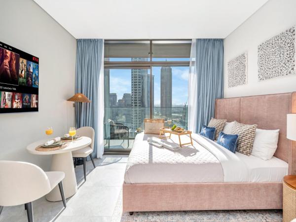 På billedet ses objektet Peninsula One Suites by Prestige Nest beliggende i byen Dubai.