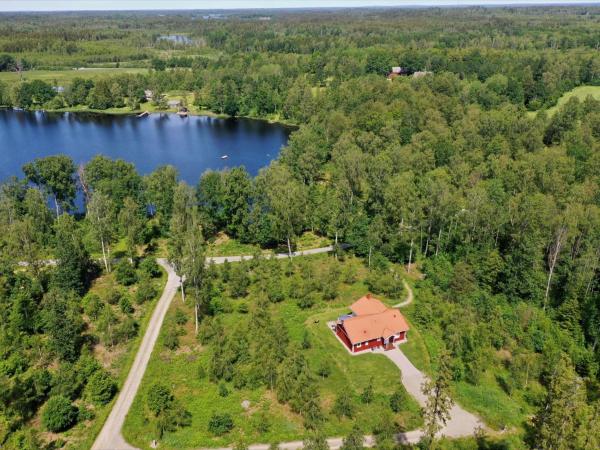 Holiday Home Modernes Haus Mit Hellem Dekor- Mit Blick Auf Den See By Interhome - Tingsryd