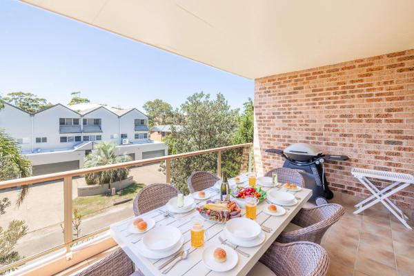 Cottage Court 3, 6-10 Weatherly Cl - Air Con, Wifi, Garage Parking - Shoal Bay