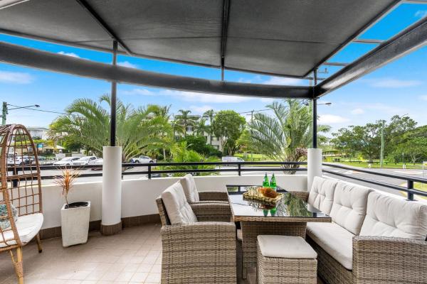 Luxurious Beachside Oasis With Ocean Views - 골드코스트