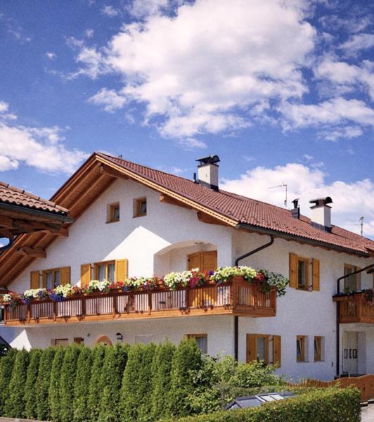 På billedet ses objektet Landhaus Anita Dolomiten Kronplatz beliggende i byen Perca.