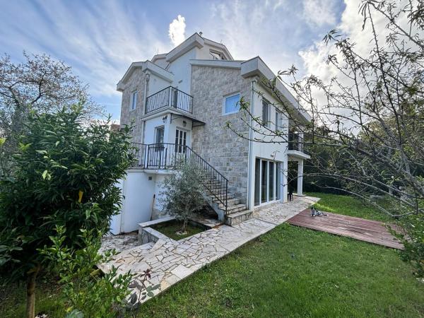 Patrick House - Montenegro