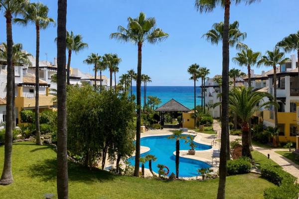 Bahía De Marbella Beachfront 2 Bedroom Apartment - Marbella