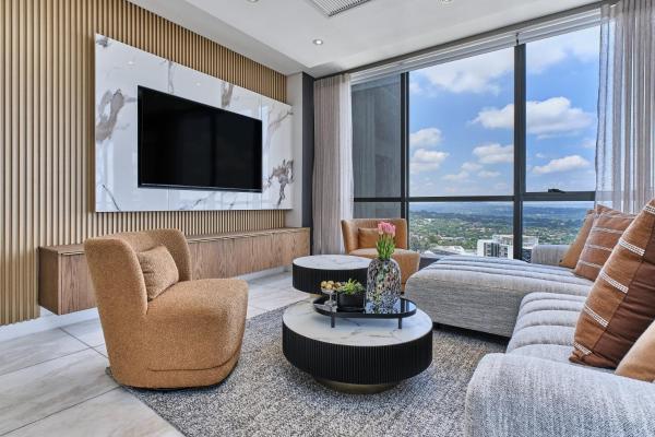 Luxury Signature 3 Bed Penthouse - Sandton Skye - Johannesburg