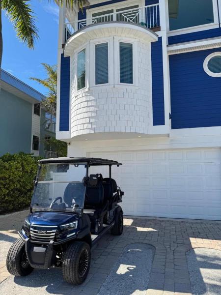 A la foto es mostra l'objecte LUXURY VACATION HOME! ADD A GOLF CART!! situat a la ciutat de Bradenton Beach.
