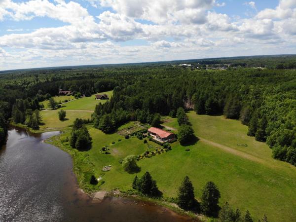 Stunning Secluded Richibucto River Waterfront Cottage With Unparallel Privacy - New Brunswick