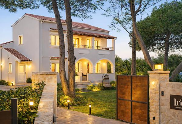 Luxury Villa "Ivone" In Almyros Beach - Private Villa Near The Sea - Corfù