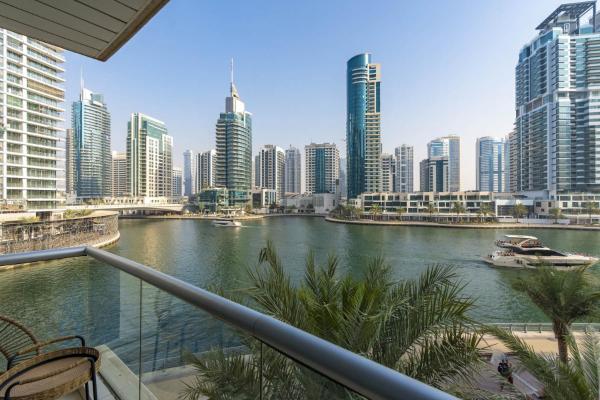 Photo 1 : Spacious - Stylish - Scenic Marina View