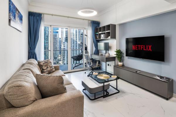 Apartment Near Metro Station In Jlt With Lake View - Dubái