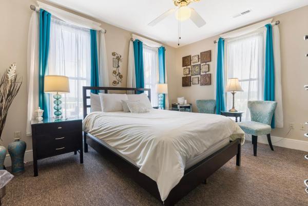 Dreams2reality | Historic Branson Hotel - Serendipity Room - Downtown - Branson, MO
