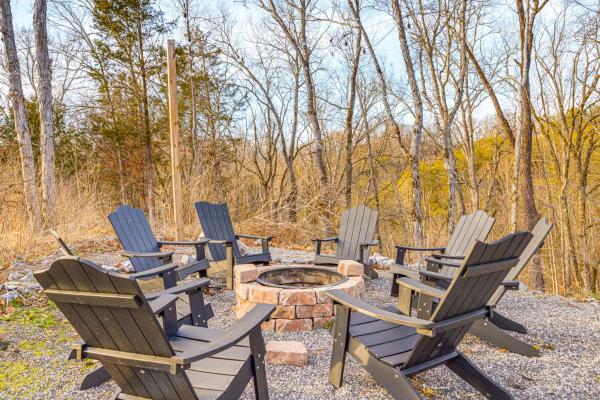 Hot Tub, Games & Pool: Sevierville Family Retreat - Sevierville, TN