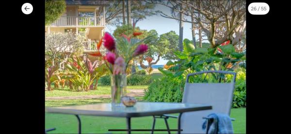 A la foto es mostra l'objecte Romantic Garden Escape - Steps to Beach situat a la ciutat de Kapaa.