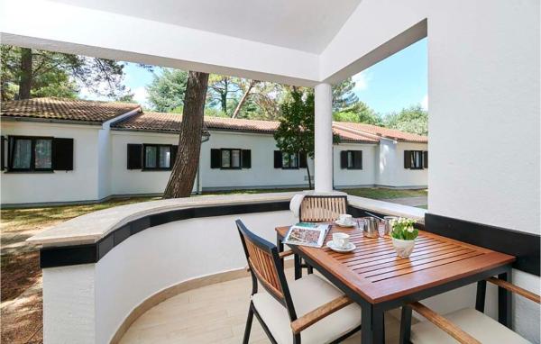 Amazing Apartment In Porec With Wifi - Poreč