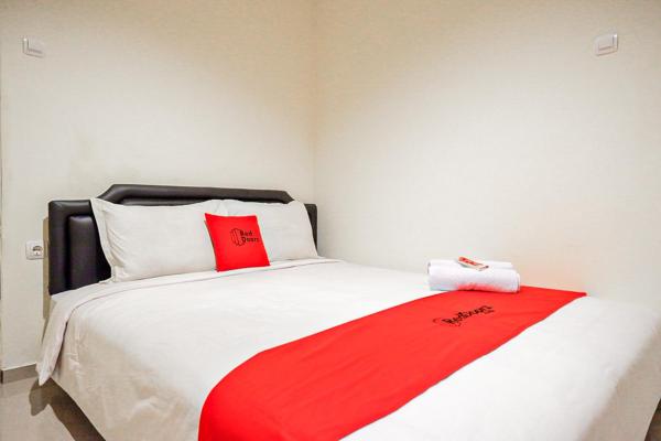RedDoorz near Ambarrukmo Plaza Mall, Yogyakarta