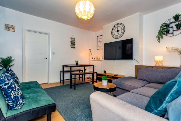 Two Bed Entire House Muswell Hill- Newcastle Upon Tyne - Free Parking - Northumberland