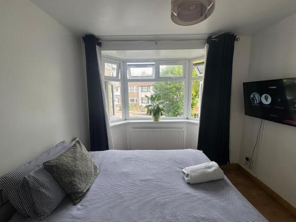 G2 Economy Double Room - Sandycroft Guest House, London