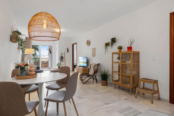 Beautiful 2 Bedroom Flat With Sunny Balcony - Fuengirola