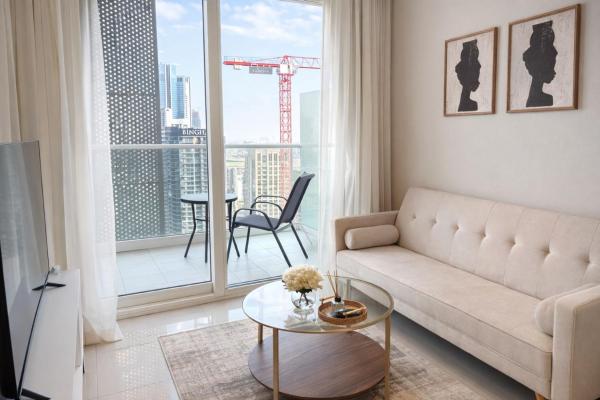 A la foto es mostra l'objecte Canal View Retreat in Business Bay situat a la ciutat de Dubai.