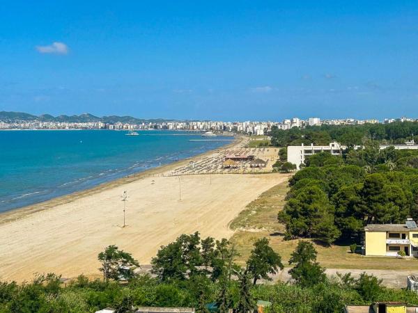 A la foto es mostra l'objecte Palm Breeze Escape F52 situat a la ciutat de Draç.