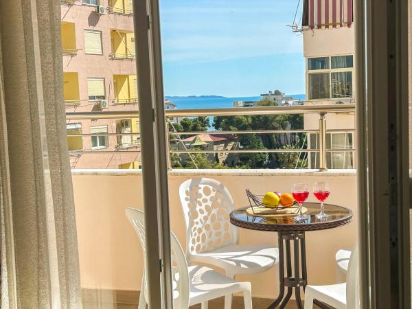 A la foto es mostra l'objecte Sunset Tide Suite G41 situat a la ciutat de Draç.