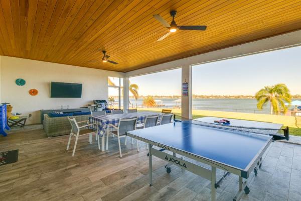 Poolside Paradise & Boat Dock! Haven On Lake Clay - Lake Placid, FL