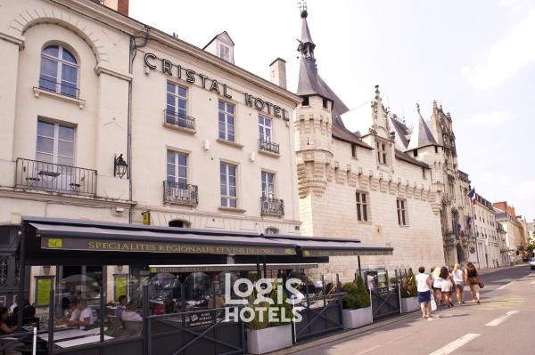 A la foto es mostra l'objecte Logis Hôtel Restaurant Cristal situat a la ciutat de Saumur.