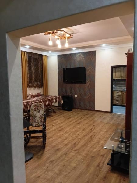 The photo shows the Villa Gast Haus located in the city of Makravan.