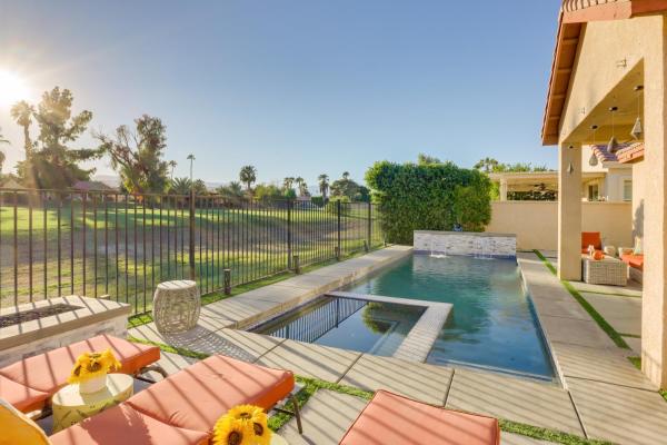 En la foto se muestra el objeto 2 Mi to Coachella Grounds: Home w/ Fire Pit! ubicado en la ciudad de Indio.