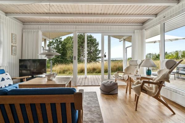 Danish Summer House Idyll Overlooking Ebeltoft Bay, Эбельтофт