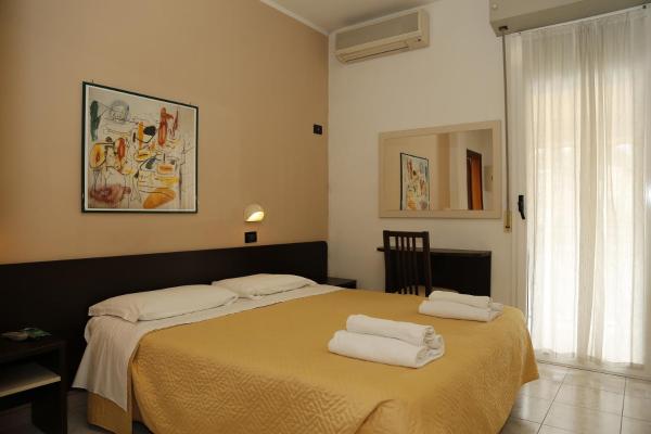 Nella foto è visibile l'oggetto Hotel Villa Dina situato nella città di Rimini.