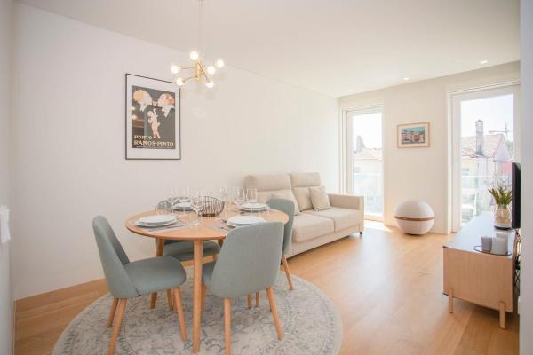Liiiving in Porto - Crystal Palace Apartment, Порту