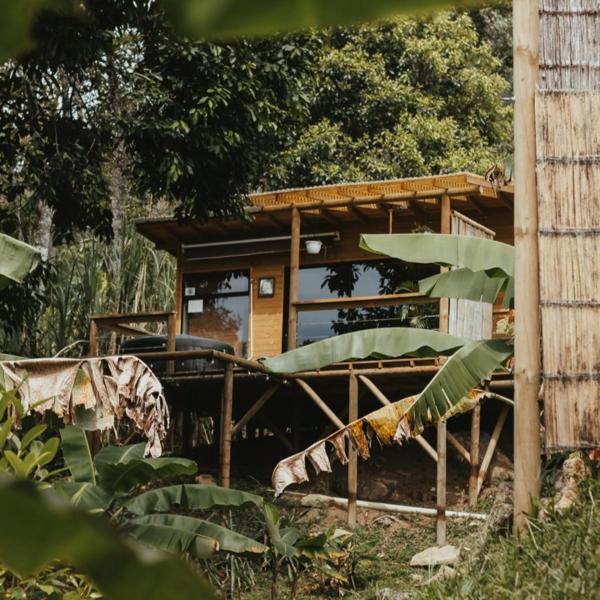 Op de foto is het object Cabaña Glamping San Carlos Antioquía Pun chinaw Ecocabañas te zien, gelegen in de stad San Carlos.