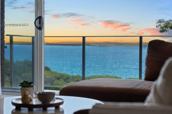 Shoal Bay Sunrise 2 Bdr Waterfront Apartment - Hawks Nest