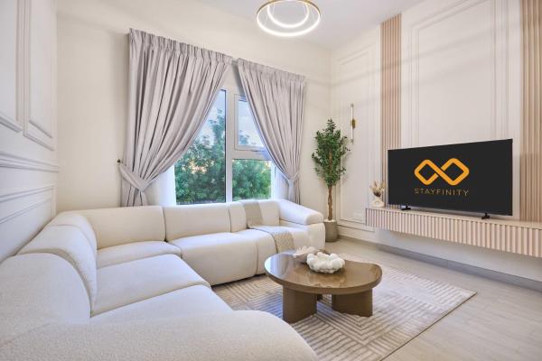 A la foto es mostra l'objecte Modern 2-Bedroom Retreat in Remraam - Al Ramth 5 situat a la ciutat de Dubai.