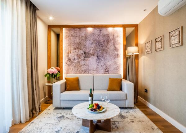 A la foto es mostra l'objecte Boutique Hotel Villa Royal situat a la ciutat de Tivat.