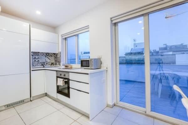 Sunny Penthouse Massive Terrace & Sea Views - La Valette