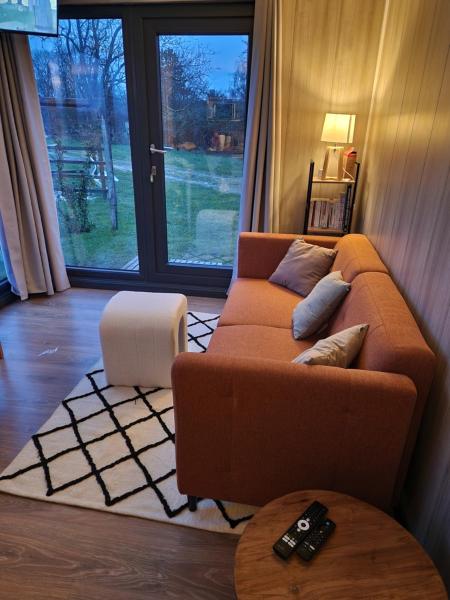Chalet Moderne Avec Grandes Baies Vitrées Et Espace Plancha - Yonne