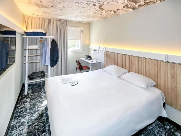 A la foto es mostra l'objecte ibis Biarritz Anglet Aéroport situat a la ciutat de Anglet.